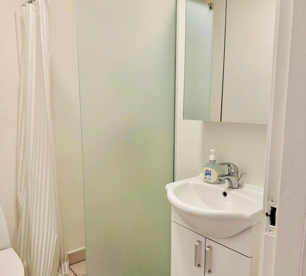 5 Minute Walk To Lego House - N18 - Studio Room With Private Bathroom Billund Denmark